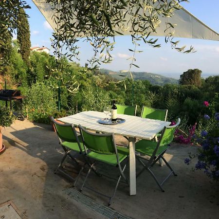 Gasthaus La Casina Delle Rondini Corsanico-Bargecchia Exterior foto