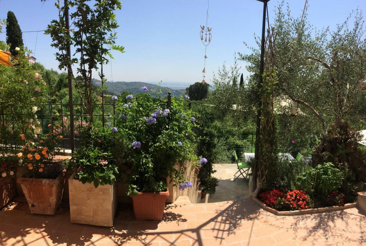 Gasthaus La Casina Delle Rondini Corsanico-Bargecchia Exterior foto